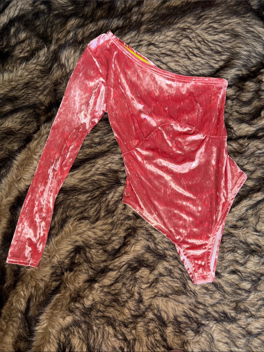 YITTY Velvet One-Shoulder Long Sleeve Bandeau Bodysuit in Pink Size Large